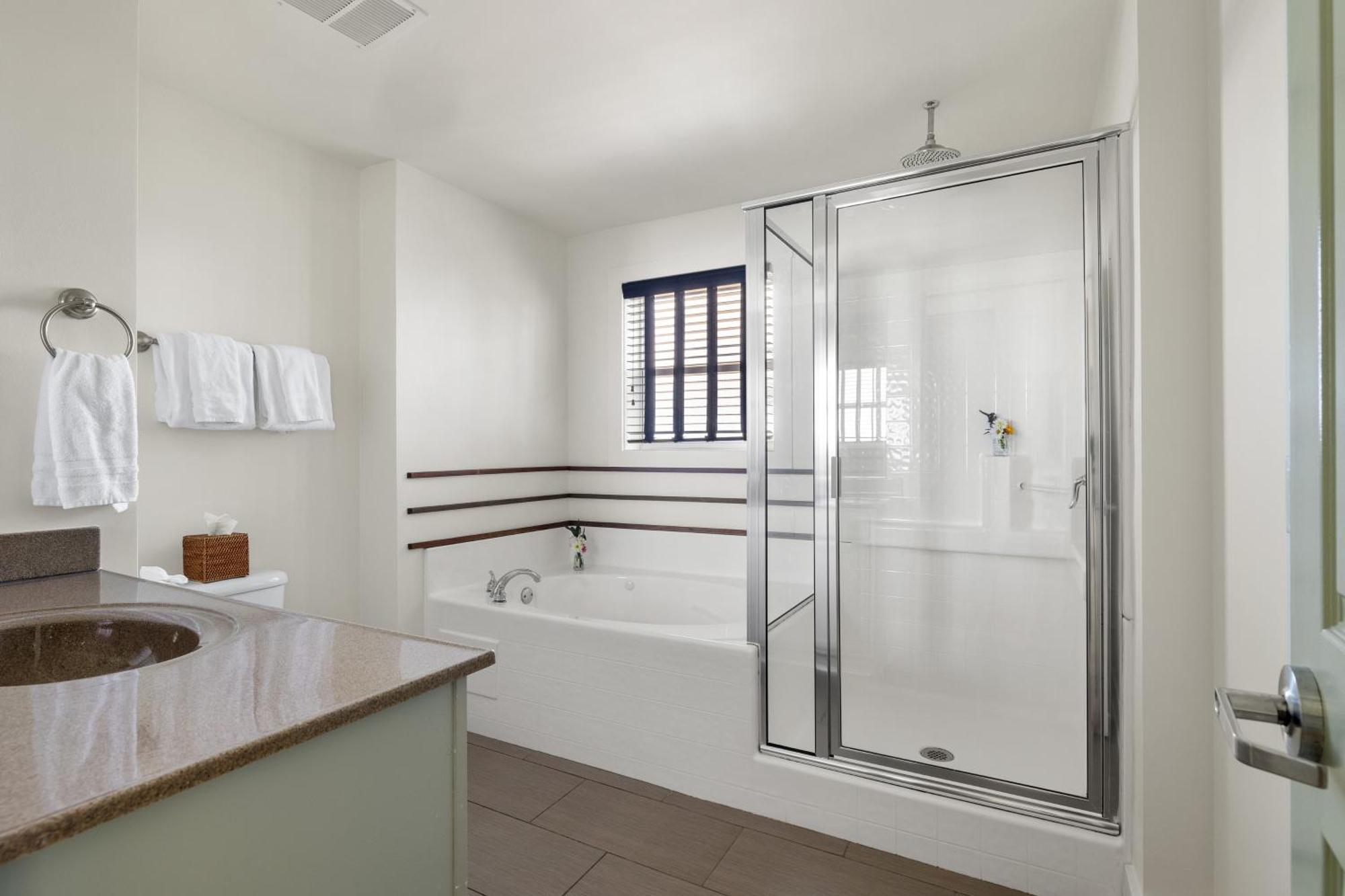 פולי ביץ' Regatta Inn - Adults Only מראה חיצוני תמונה